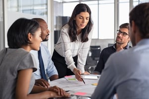 Reunião de alinhamento: o que é, como conduzir e 10 dicas práticas