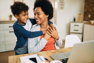 quando recebo a primeira parcela da licença-maternidade pela empresa