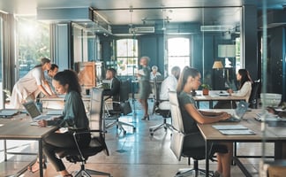 Como aumentar a produtividade no trabalho presencial: 5 dicas essenciais