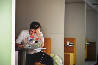 Burnout vira doença do trabalho em 2022