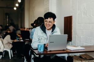 Como abordar candidatos no Linkedin: 5 dicas e estratégias eficientes