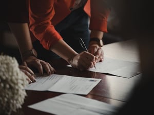 CLT: tipos de contratos, origem e história da carteira assinada