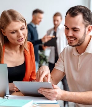 O que é liderança? Conceito, tipos e como aplicar no RH